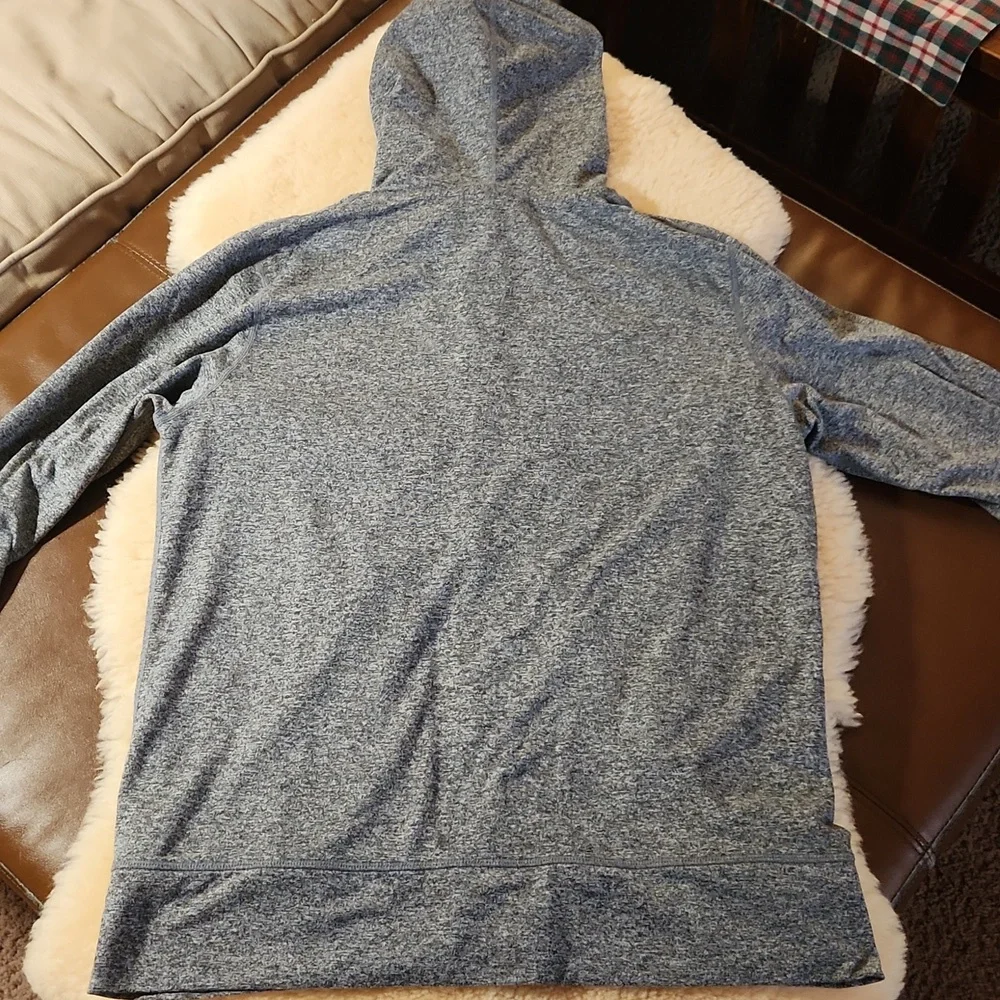🆕 Vuori Halo Performance Hoodie 2.0 in Heather Grey Size L - Picture 6 of 6